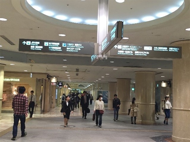 ＪＲ北新地駅からＪＲ大阪駅　桜橋口　バス停への道のり２